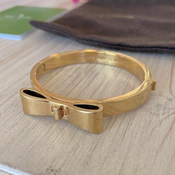 KATE SPADE | Perfectly Placed Hinged Bow Bangle - Picture 7 of 10